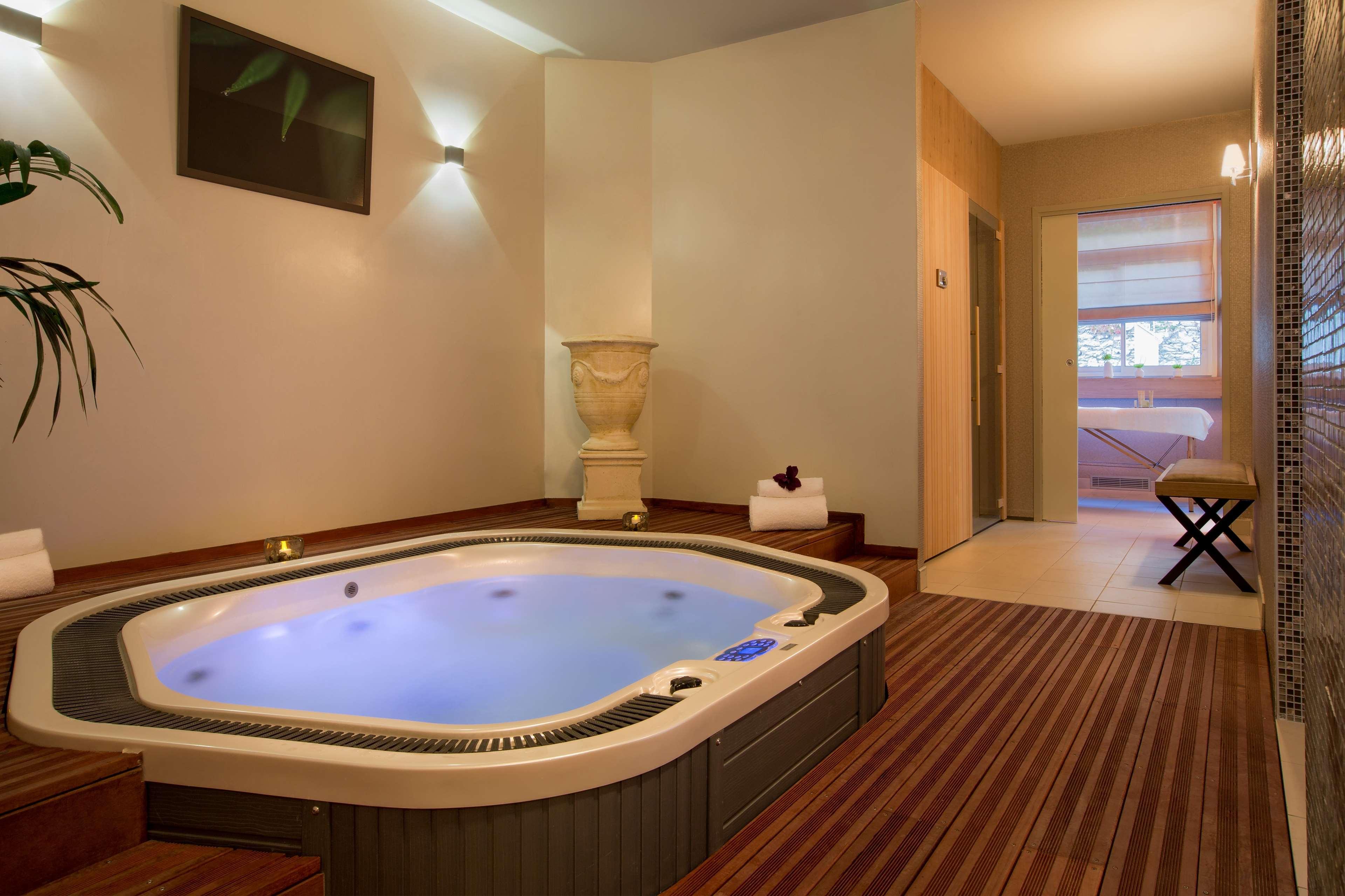 Hotel Le Rive Droite & Spa Lourdes Bagian luar foto