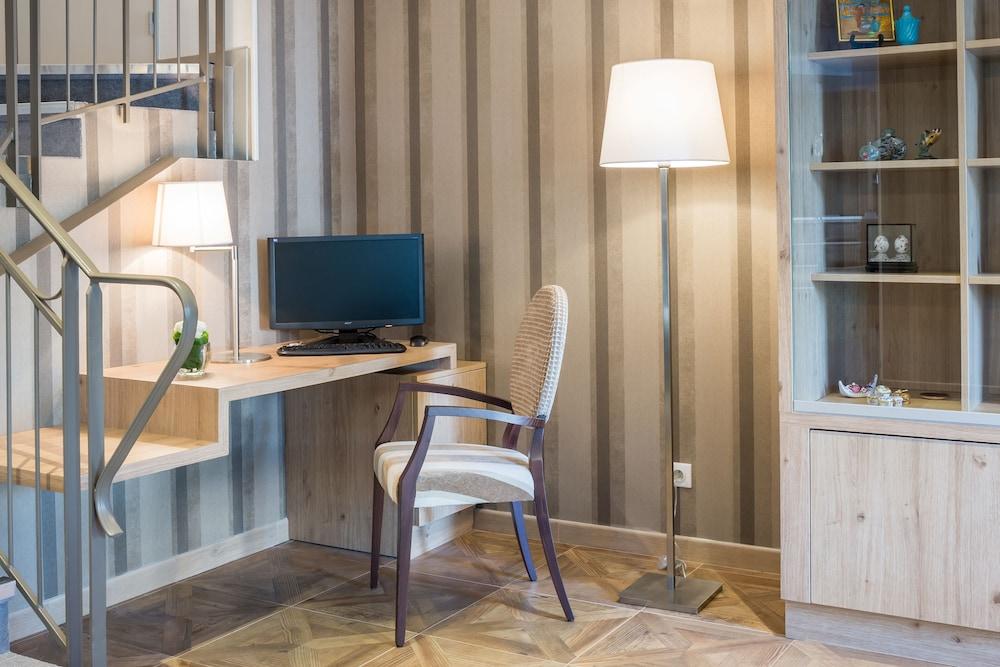 Hotel Le Rive Droite & Spa Lourdes Bagian luar foto